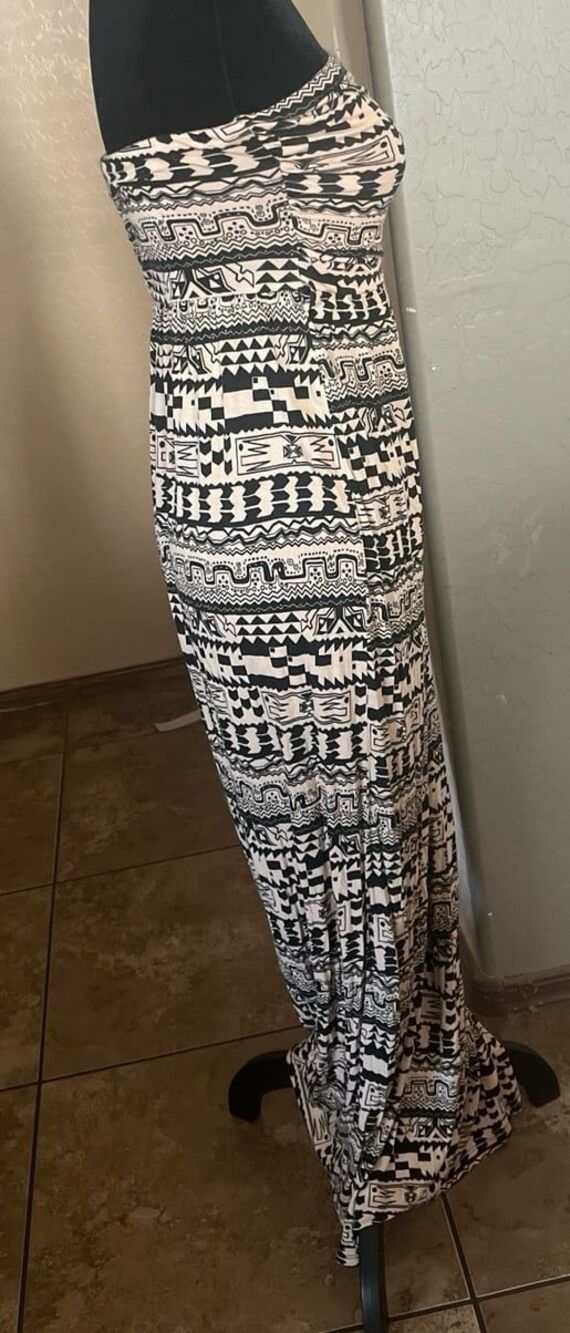 Dress - Picture 2 of 4
